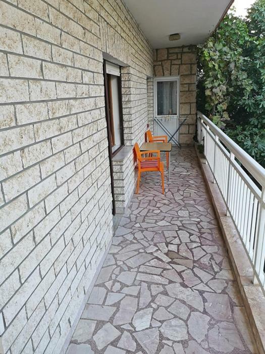 Apartments Neven オミシュ エクステリア 写真